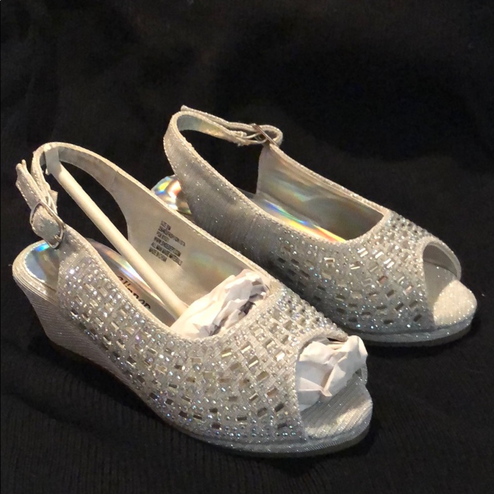 Adorable Toddler size 9 shoes